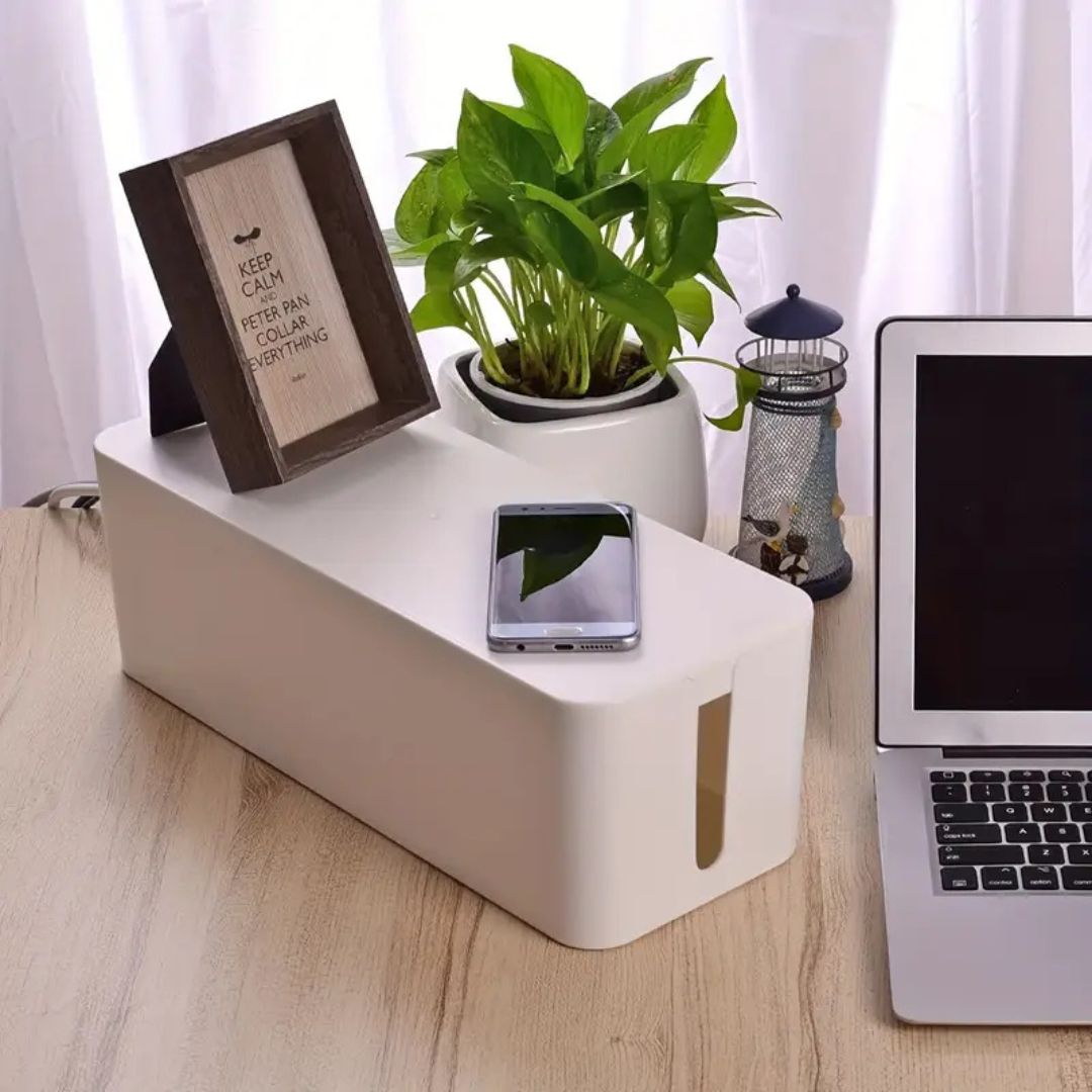 cache-cable-boite-plastique-epure-pour-bureau