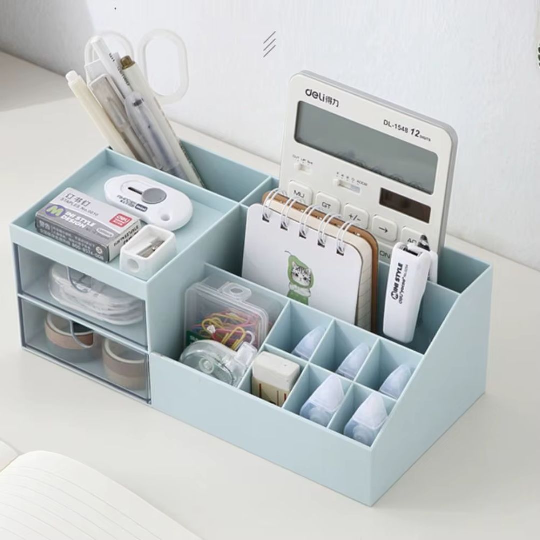 organisateur-de-bureau-et-maquillage-leger